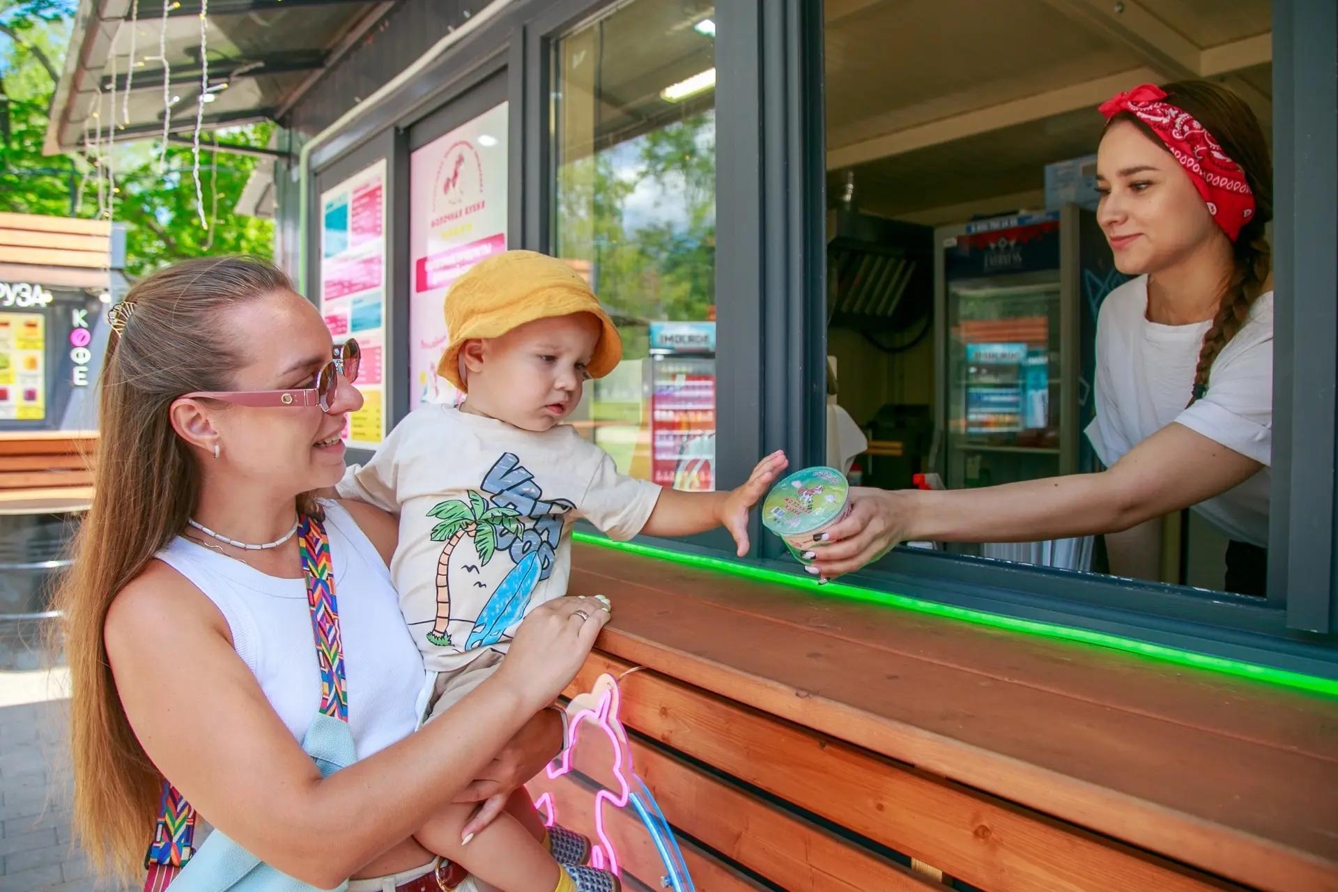 Подробнее о статье Полезная и натуральная продукция [https://vk.ru/milkkitchen_nn_public|«Молочной кухни»] — теперь в парке имени 1 Мая! 🥛